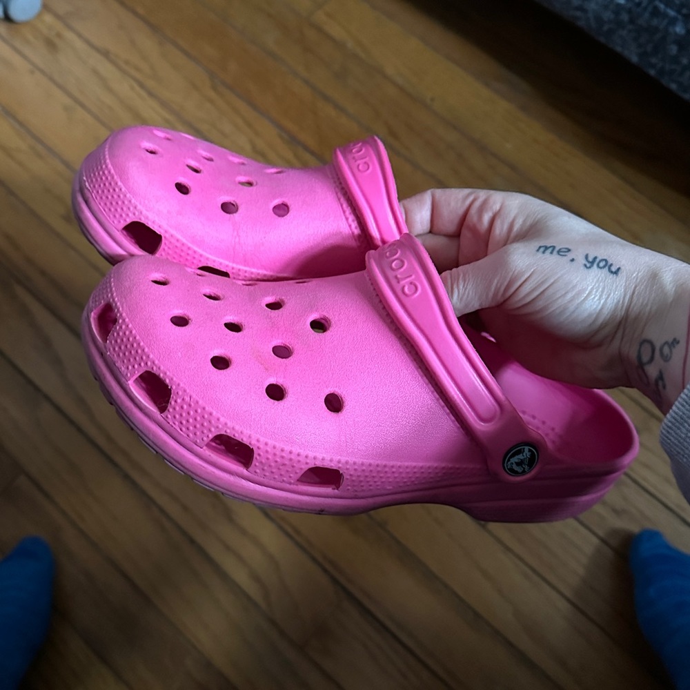 Bubblegum pink crocs